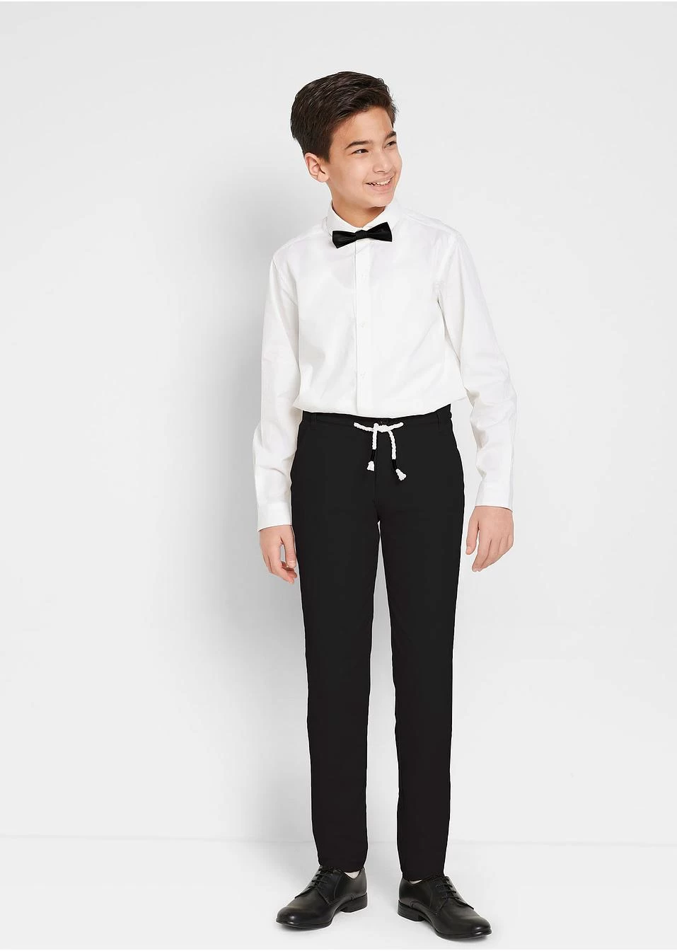 Chino, Chemise Et Nœud Papillon Festif (Ens. 3 Pces.) Garçon 4 Chino, Chemise Et Nœud Papillon Festif (Ens. 3 Pces.) Garçon – Image 2